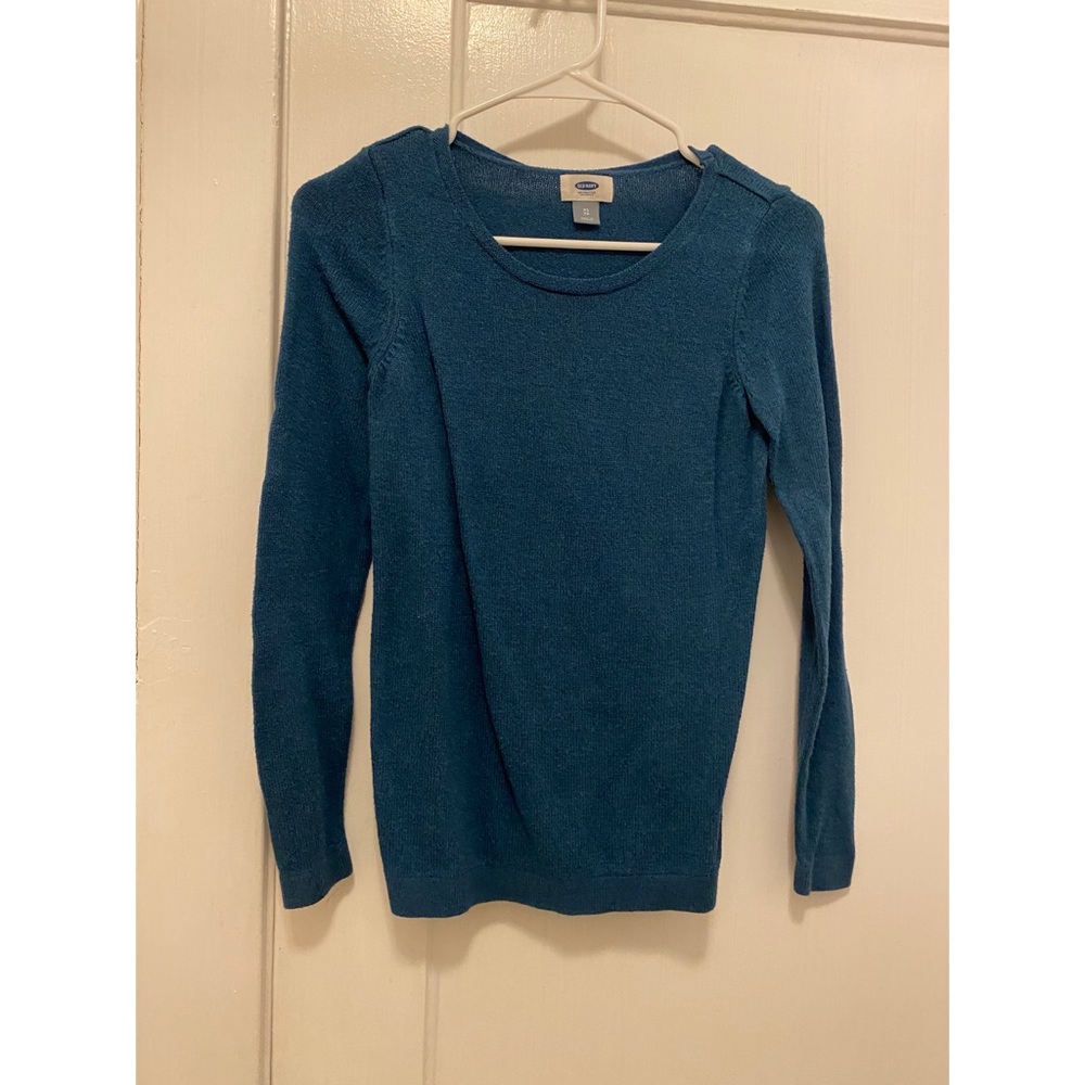Old Navy blue sweater